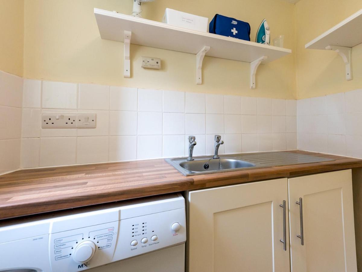 לאדלו Pass The Keys Cosy 2 Bedroom Victorian Cottage מראה חיצוני תמונה