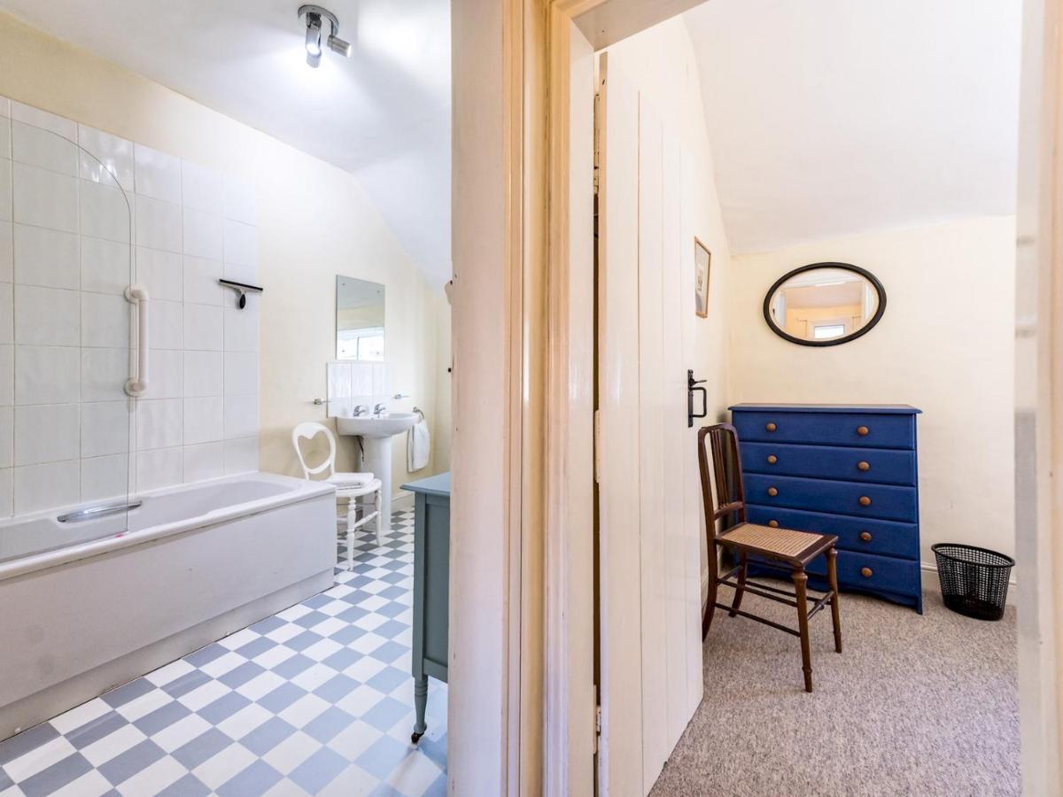 לאדלו Pass The Keys Cosy 2 Bedroom Victorian Cottage מראה חיצוני תמונה